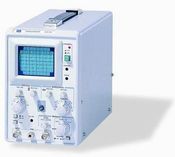 频宽 10 MHz, 单频道 ,TV 同步分离 .高感度：5mV/DIV ,操作简便 ,低价位, 高性能专为教学, 学生, 工程师及维修使用