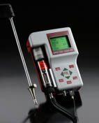 结构紧凑、轻巧、界面友好、操作简单直观 坚固耐用，可以胜任多种场合应用 电化学传感器测量快速准确 高清晰度液晶显示器，测量数据一目了然