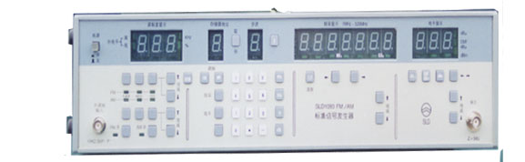 频率有效范围：50KHz～140MHz,频率显示方式：7位数码显示，最小进步100Hz,3 频率误差：1×10-6

